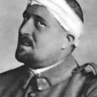 Francoski pesnik Guillaume Apollinaire je nočni pogled na granate in opozorilne rakete slavil kot vrhunsko ognjemetno predstavo  
