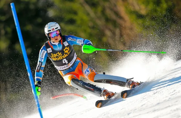 Norvežan Henrik Kristoffersen je zmagal na slalomu za svetovni pokal alpskih smučarjev v Leviju na Finskem