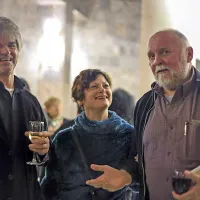Lektor Srečko Fišer, umetniška vodja Martina Mrhar in scenograf Dragutin Broz (z leve) 