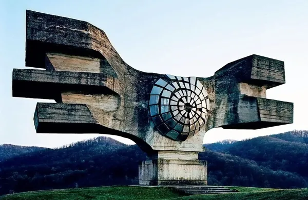 Spomenik revolucije prebivalcem Moslavine v kraju Podgarić na Hrvaškem