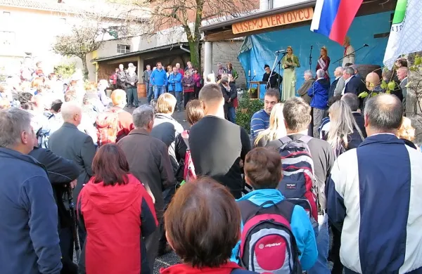 2500 pohodnikov po Vertovčevi poti
