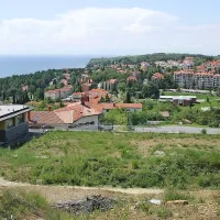 Leta 2002 je bilo ankaransko pokopališče praktično že končano, a ga je koprski župan prodal Grafistu za turistično gradnjo. To je bil tudi eden od razlogov, da so se Ankarančani na referendumu leta 2009 odločili za svojo občino. 
