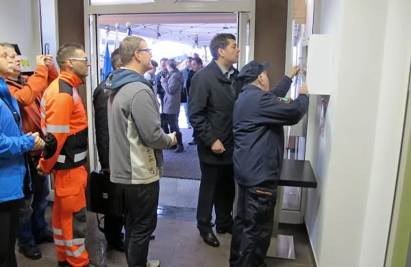 Drugi šempetrski defibrilator je postavljen v recepcijo hotela, ki je odprta cel dan vse dni v letu 
