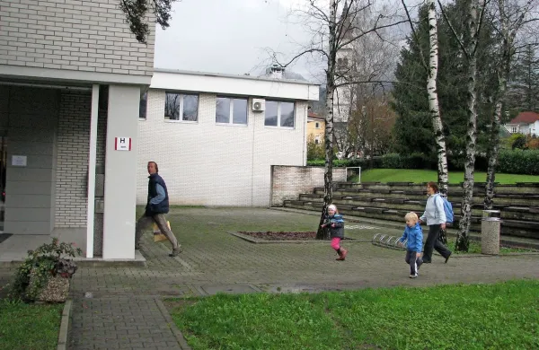 Knjižnica bi s prizidkom dobila podobo črke U, atrij bi pokrili in spremenili v dnevno sobo mesta