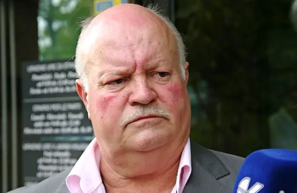 Marijana Hrvatina so policisti ovadili zaradi šikaniranja podrejenih.  Očitke nekdanji v. d. direktorja uprave za pomorstvo zanika.