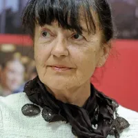Lučka Kajfež - Bogataj: “Finančno krizo smo  povzročili z najemanjem posojil brez  kritja, okoljsko povzročamo tako,  da iz narave jemljemo več, kot  ta   obnovi. Velike   podnebne spremembe  utegne doživeti  še naša generacija, ne pa naši vnuki.” 