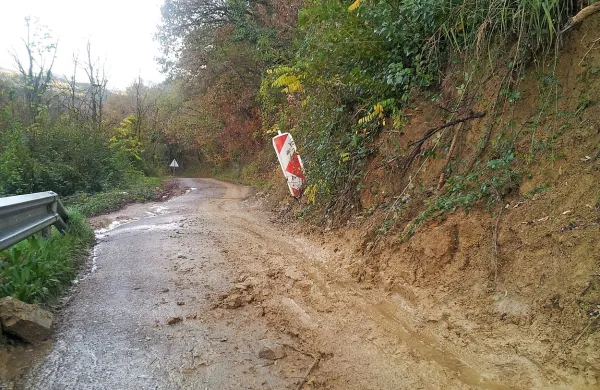 Sanacija plazišča na cesti med Potokom in Sv. Antonom bo stala približno 150.000 evrov