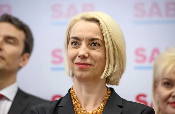 Zagovornik nekdanjega predsednika uprave Pivovarne Laško Boška Šrota, odvetnik Blaž Kovačič Mlinar, je po današnji sodbi, s katero je Šrot obsojen na štiri leta in dva meseca zapora, napovedal, da se bodo borili naprej