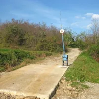 Zapornica naj bi preprečila tovornjakarjem, da bi vozili do deponije, na katero je lastnik dovolil navažati zgolj zemljo, lapor in peščenjak    