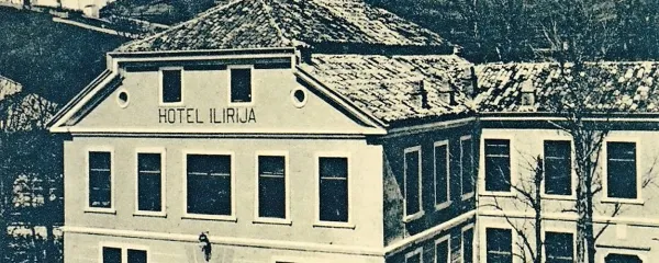  Nekdanji hotel Ilirija v katerem so 1864 ustanovili narodno čitalnico je danes razpadajoča stavba povojnega hotela Lovec