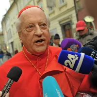Zore prevzel vodenje ljubljanske nad&scaron;kofije