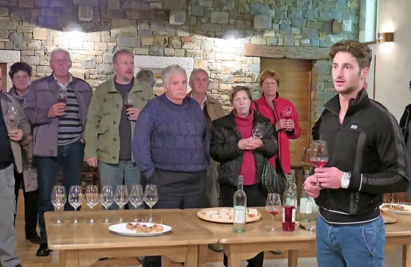 Na Ekološkem vinogradništvu Rodica so se Pliskovljani seznanili z ekološko pridelavo vina 