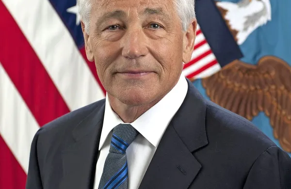 Ameriški obrambni minister Chuck Hagel je potrdil, da je davi ameriškemu predsedniku Baracku Obami podal odstopno izjavo