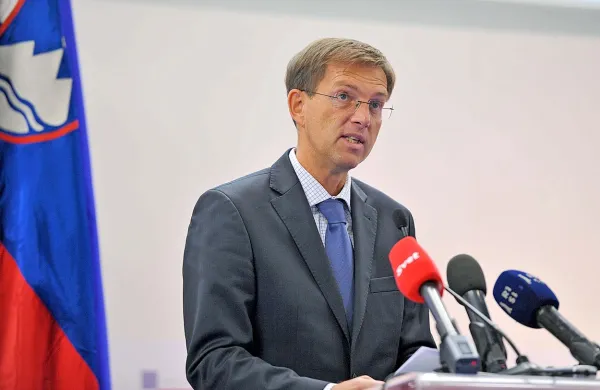 Premier Miro Cerar pravi, da je kljub vsemu optimist in verjame, da bodo dosegli dogovor.