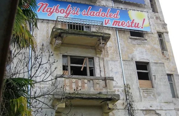 Virginii ogenj in čas nista prizanašala