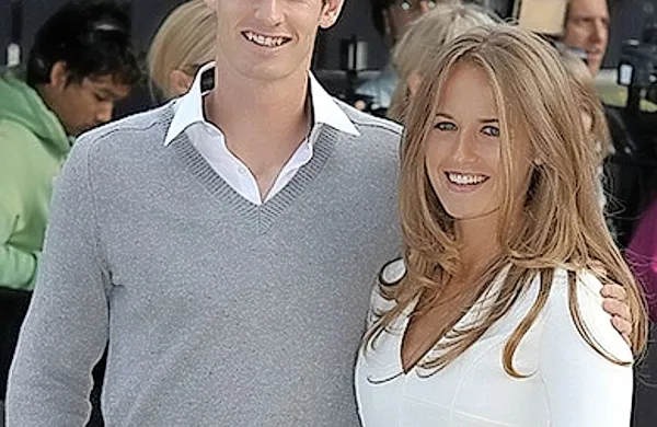 Sedemindvajsetletni škotski teniški igralec Andy Murray se je zaročil s svojo dolgoletno in eno leto mlajšo punco Kim Sears