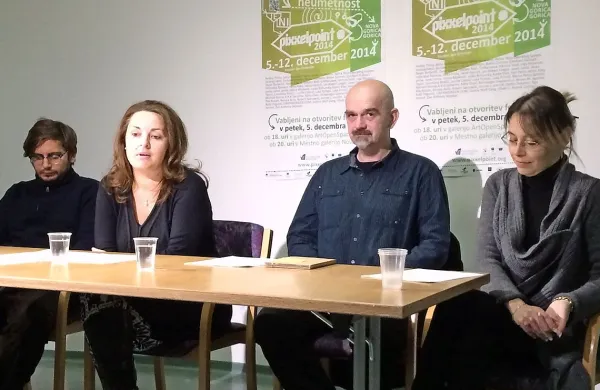 Petnajsti Pixxelpoint so predstavili (z leve): Cristian Natoli iz društva Lucide iz Gorice, direktorica Kulturnega doma in vodja projekta  Pavla Jarc, kurator Igor Štromajer in kustosinja Mestne galerije Mateja Poljšak Furlan.