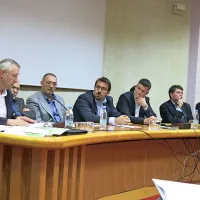 Zadrževalnik Vogršček ne opravlja svoje primarne funkcije, so ugotovili na današnji okrogli mizi v Novi Gorici