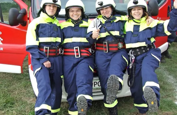 Članice Prostovoljnega gasilskega društva Povir  so na  mednarodnem tekmovanje prostovoljnih in poklicnih gasilcev v hrvaškem  Medulinu osvojile bronasto odličje.