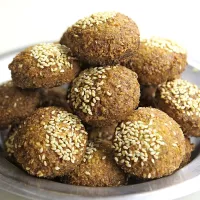 Izvor falafla, čičerikinih kroglic, si prisvajajo tako Arabci kot Izraelci.  