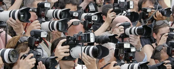 Ne bo  tako kot na tem posnetku, a fotografov bo precej. 