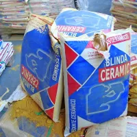 V vrečah z lepilom je bilo 72 kilogramov kokaina