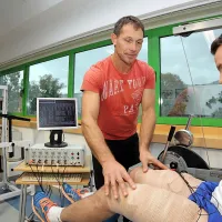 Priprava za vadbo s pomočjo dodatne elektrostimulacije