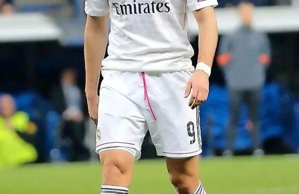  Karim Benzema bi lahko v zimskem prestopnem roku  zapustil Real Marid, poročajo španski mediji.