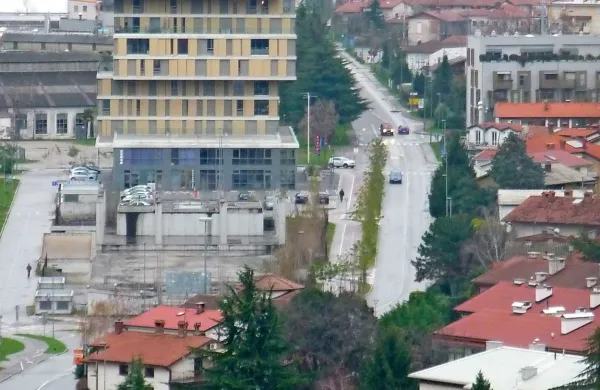 Od Primorja je občina iztržila delni vložek v Prvomajsko ulico, z Immorentom pa je  kot   zakleto.