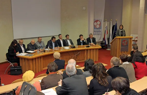 Na nedavni okrogli mizi je bilo slišati zaskrbljujoče podatke o birokratski sagi v zvezi z Vogrščkom
