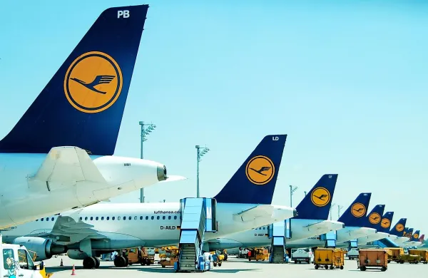 Piloti nemškega letalskega prevoznika Lufthansa so za danes napovedali novo stavko.