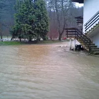Nekatere reke so že presegle opozorilno vrednost