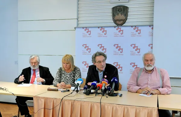 Sindikati se ob čakanju na vladni odgovor še naprej  pripravljajo na protest