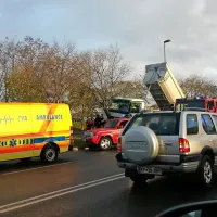 Med vožnjo se mu je dvignil keson