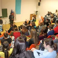 Ajdovski športni delavci so goste opozorili, da je treba izdatneje podpreti tudi trenerje, ki niso diplomanti Fakultete za šport.