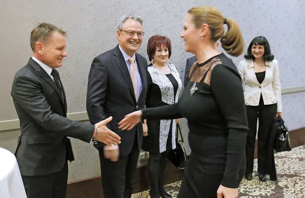 Pravniki v žametnih copatkih