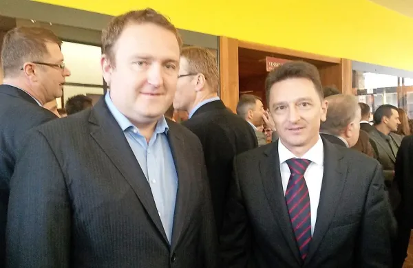 Predsednik uprave Luke Koper Drago Matić (desno) in predsednik uprave Slovenskih železnic Dušan Mes.
