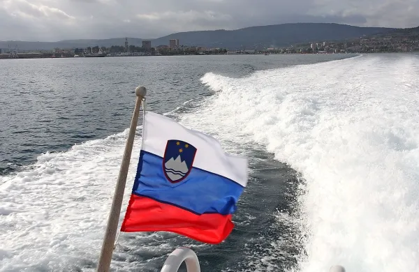 Prirejen razpis za policijski čoln?