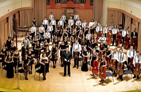 Nova Filharmonija se na tokratni turneji predstavlja s projektom Vštekani.