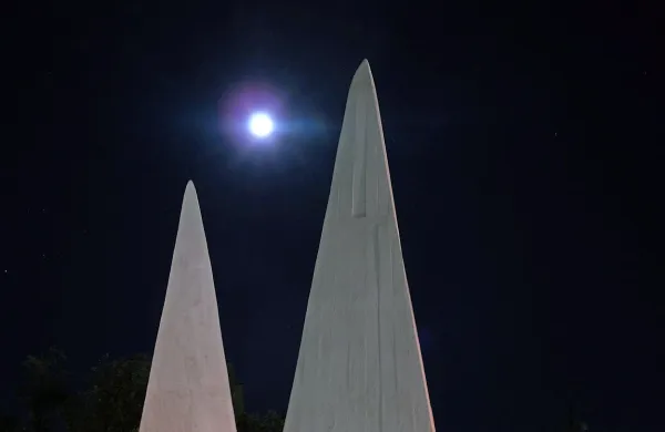 Kitajska razvija novo veliko raketo, ki naj bi jo uporabili za prvo lastno misijo na Luno s človeško posadko.