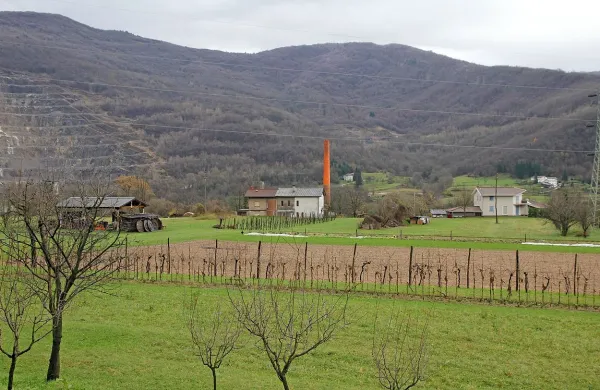 Pri Gorenjem Polju Občina Kanal snuje mali namakalni sistem. Če  se bo obnesel, bi ga uredili tudi na drugih večjih površinah, kjer je možno gojiti sadje in zelenjavo. 