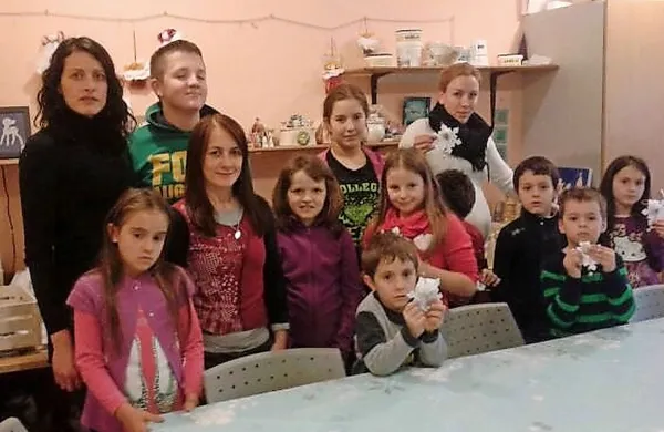 Skupaj so ustvarjali praznične snežinke