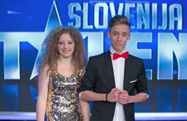 Oboževalka Tine Turner - Adrijana Kamnik in Anej Piletič, pevca, ki upata na veliko zmago.