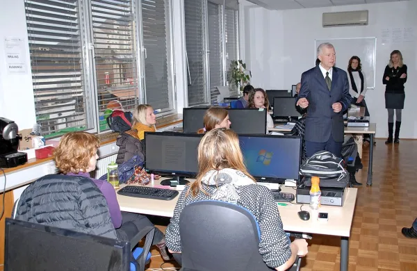 Po izkušnjah se iz vsake desetčlanske skupine trije do štirje mladi  samozaposlijo, trije do štirje pa najdejo zaposlitev.