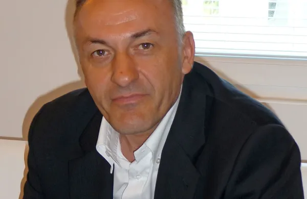 Čez tri leta v sam vrh