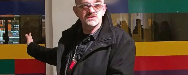 Igor Štromajer: “Kje pa piše, da bi umetnost morala biti za vse? Tudi druga področja, s katerimi se ukvarjamo, niso za vse. Jaz, na primer, ne vem veliko o avtomobilskem motorju. Drugi proces, nasproten prvemu, pa je ta, da sodobna umetnost z