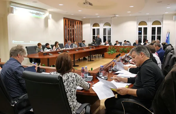  Bistriški občinski svet je v zadnjem hipu sprejel proračun za 2014, z usklajevanji pa bodo skušali preprečiti ponovitev lanskega scenarija in čim prej sprejeti  proračun za leto 2015.