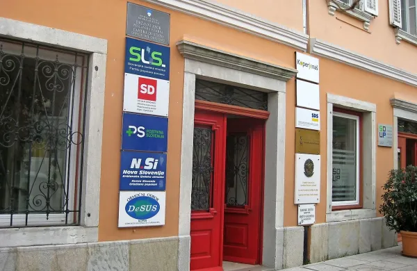 Mestni svetniki iz strank Oljka, SLS in SDS so ustanovili klub ter napovedali, da bodo delovali enotno, pri tem pa še vedno zastopali svoje programe.