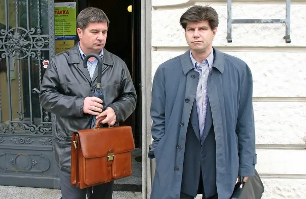 Pobegli nekdanji predsednik uprave Luke Koper Robert Časar in odvetnik Daniel Planinšec.
