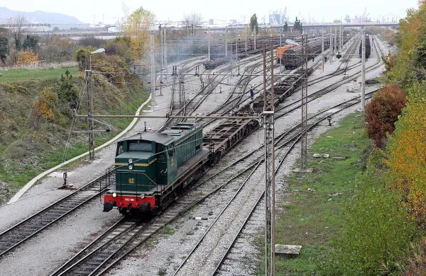 Izvlečni tir  bo olajšal čakanje na drugi tir.